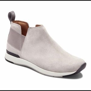 Vionic suede leather boot/sneaker